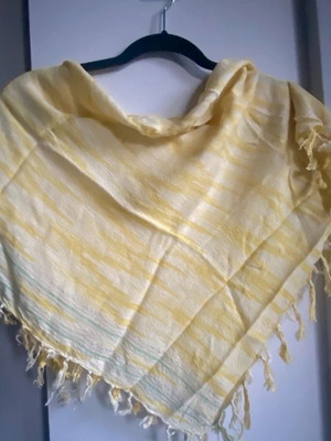 Square large scarf used with fringes made of yellow viscose