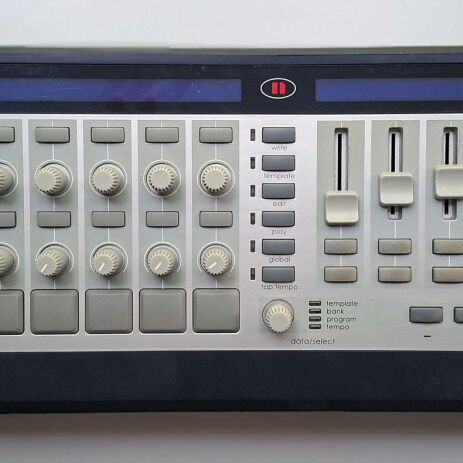Novation ReMOTE Zero SL MIDI USB controller used