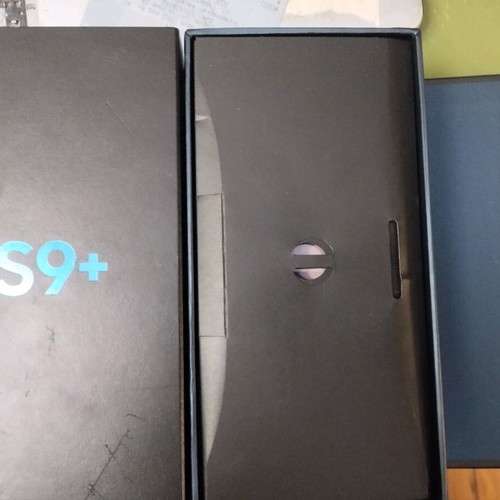 Samsung Galaxy S9 Plus like new, complete with box and genuine charger