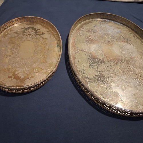 Silver-plated serving trays Sheffield, like new, set of 2