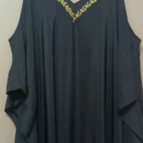 Plus size kaftani like new with V neckline and gold trim, size 4XL