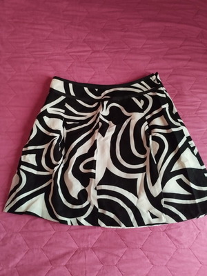 Ann Taylor arty skirt like new, black and white, size XL