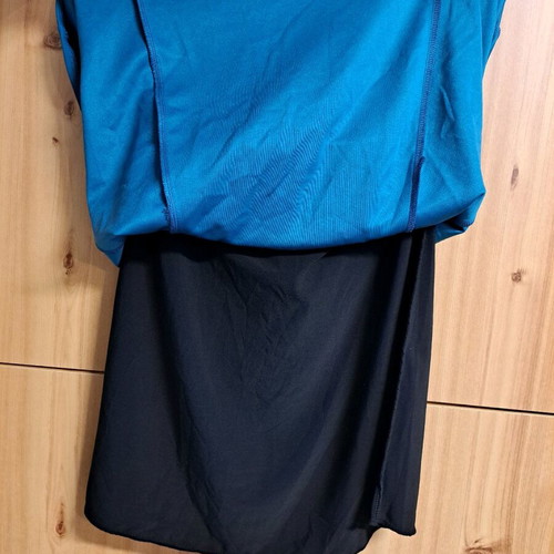 Skirt in cypress color with chain accessory, size 34, new