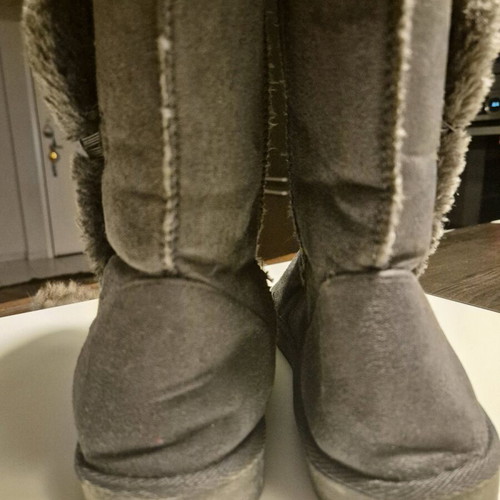 Boots with fur like new, gray, size 40
