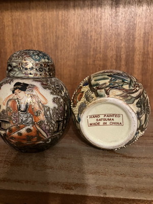 Satsuma porcelain vases with lids, hand-painted