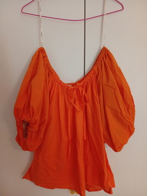 BSB blouse like new, size S, orange with puff sleeves