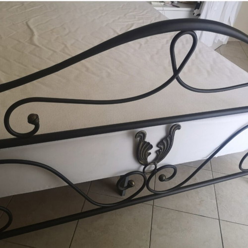 Metal bed frame for 1.60x2.00 mattress
