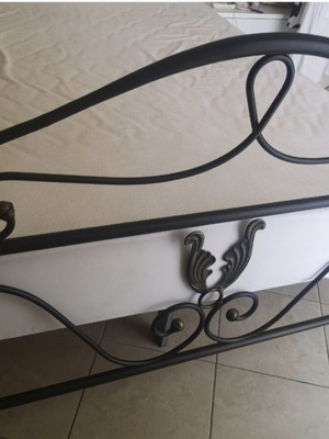 Metal bed frame for 1.60x2.00 mattress