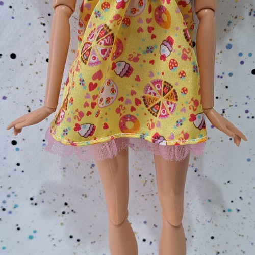 Barbie Fashionistas Swappin' Styles Cutie 2009 like new, incomplete