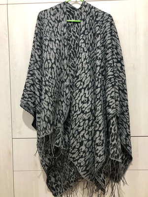 Poncho black-gray used
