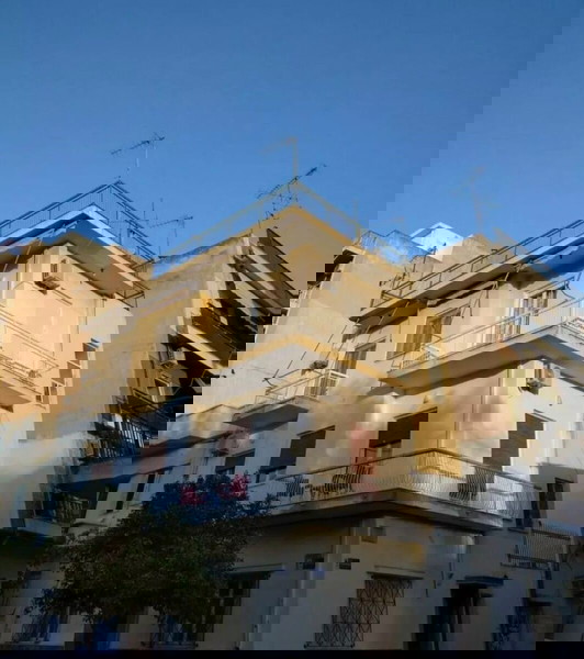 Διαμέρισμα Προς Πώληση, όροφος: 2ος, στην περιοχή: Καμίνια. Το εμβαδόν του ακινήτου είναι 71 τ.μ.