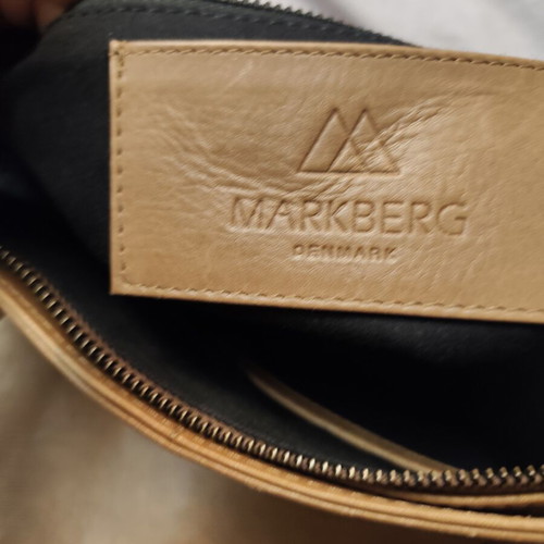 Markberg shoulder bag with zipper and pockets