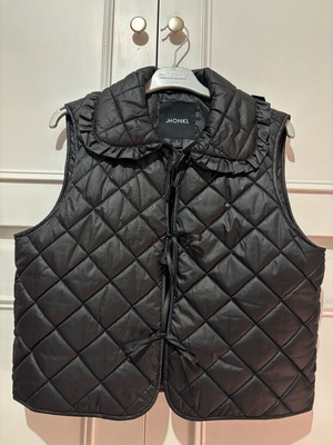 Monki vest with baby collar, new, small, black