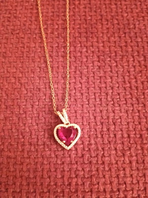 Necklace with heart and rhinestones new