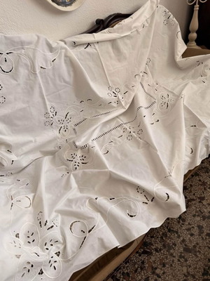 White tablecloth, vintage, 170x135 cm