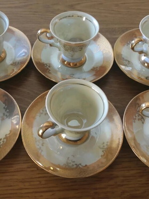 Vintage 6 Coffee Cups with Saucers Like New