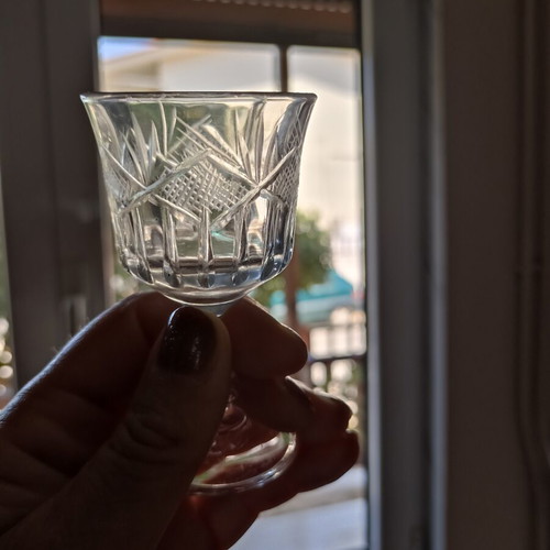 Vintage liqueur glasses set of 4, like new