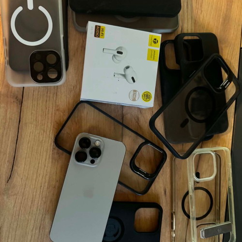 I Phone 15 Pro Max used with many cases and new earphones