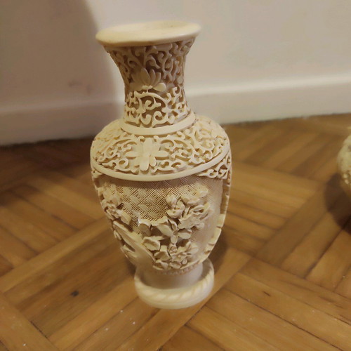 Alabaster decorative antique like new with Chinese carvings