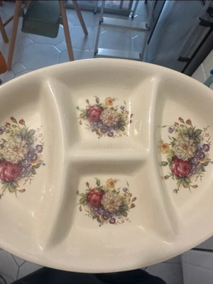 Плато за ядки като ново