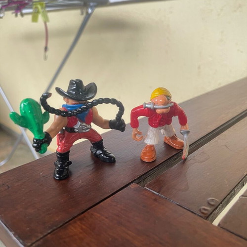 Pirate figures like new