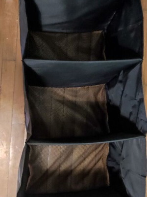 Hanging organizer with 6 compartments like new