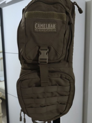 CamelBak Maximum Gear στρατιωτικό σακίδιο υδροδοσίας με ασκό σε Coyote Tan