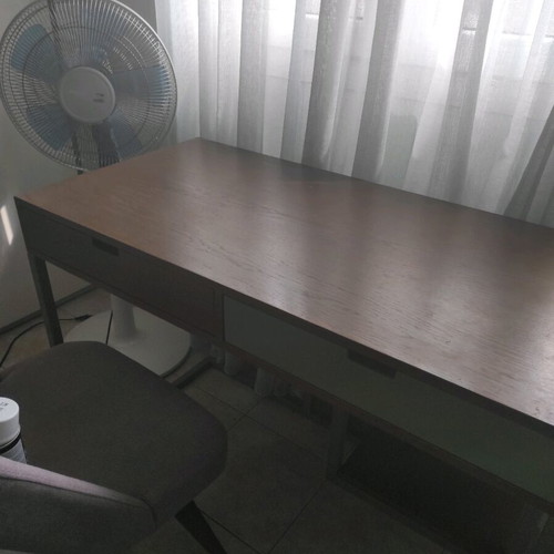 Desk like new with lower shelf for printer