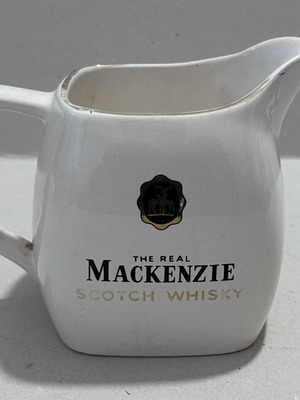 Wade Regicor vintage κεραμική κανάτα ουίσκι The Real Mackenzie της δεκαετίας του 1970
