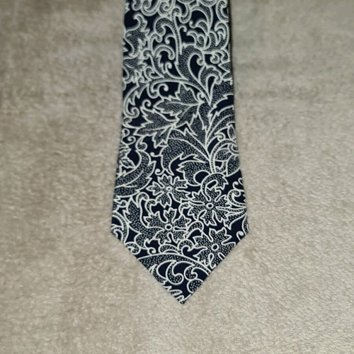 Vintage Pagoni tie like new, silk, blue