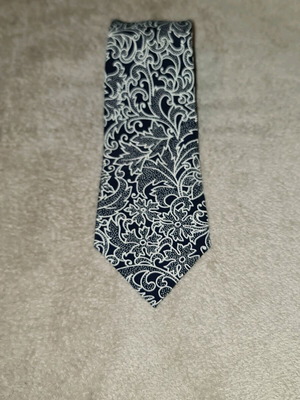 Vintage Pagoni tie like new, silk, blue