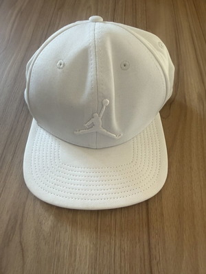 Jordan Jumpman Snapback шапка бяла, като нова, един размер