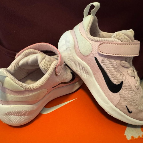 Nike baby shoes used, size 25