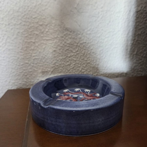Chinese ashtray like new with maker's mark