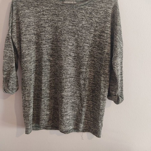 3/4 Sleeve Shirt gray, like new, size XS