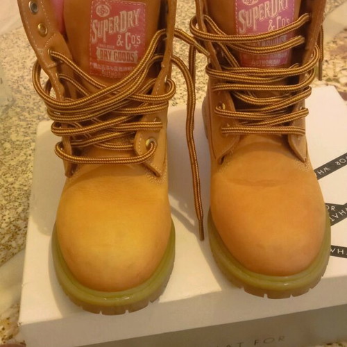 Superdry leather boots size 36 like new, yellow