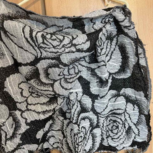 Knitted scarf with pom poms double face like new