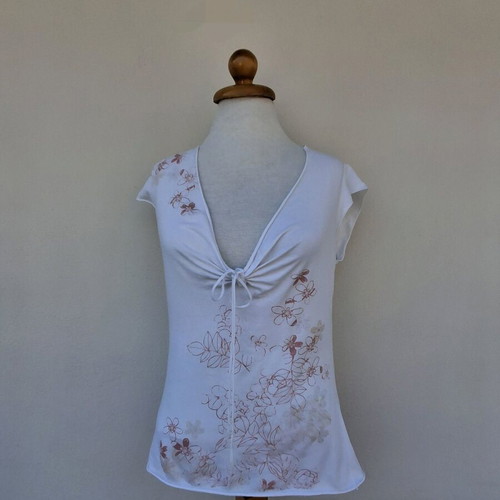 DKNY Jeans blouse white like new, sizes M-L