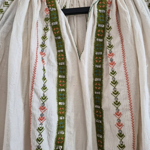 Hertsoyska folk shirt used, authentic