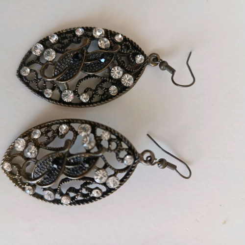Earrings like new, do not tarnish, no damage