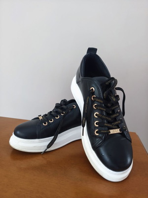 Renato Garini Μαύρα sneakers σαν καινούργια με χρυσές λεπτομέρειες νούμερο 40