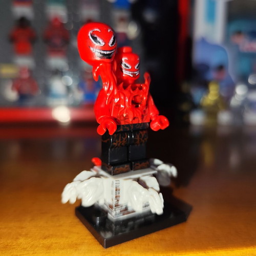 Toxin Comic Accurate figure like new with symbiote effects and bases