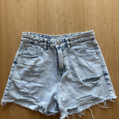 Denim shorts Stradivarius size 34 like new, blue