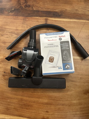 Rowenta accessories set like new with 4 Hygiene+ bags