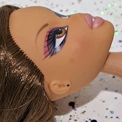 Bratz Fashion Designer Yasmin doll used with flaws