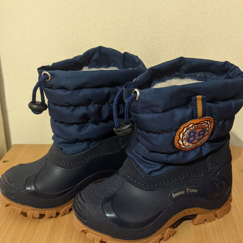 Snow Time boots size 23, lightly used, blue