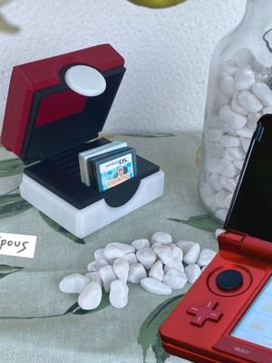 Θήκη για 8 Κασέτες DS/3DS σε Σχέδιο Pokéball καινούργια
