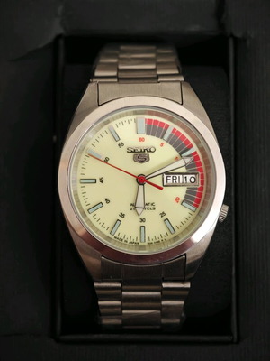 Ρολόι χειρός Seiko 5 Speed Racer σαν καινούργιο, ασημί ανδρικό