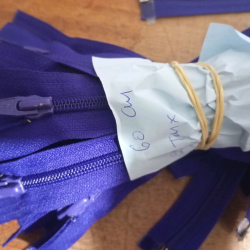 Plastic dark purple separating zippers 75 cm, 22 pieces new