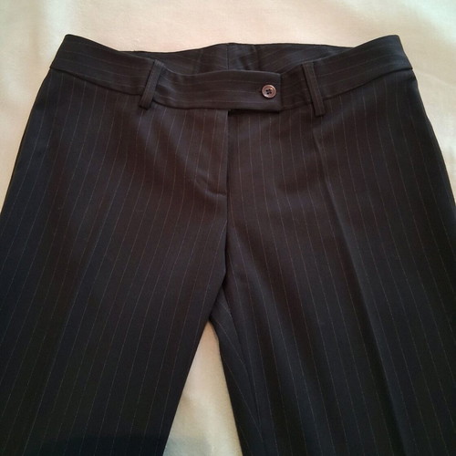 TE QUERO Small suit with fitted jacket and low-rise trousers, like new